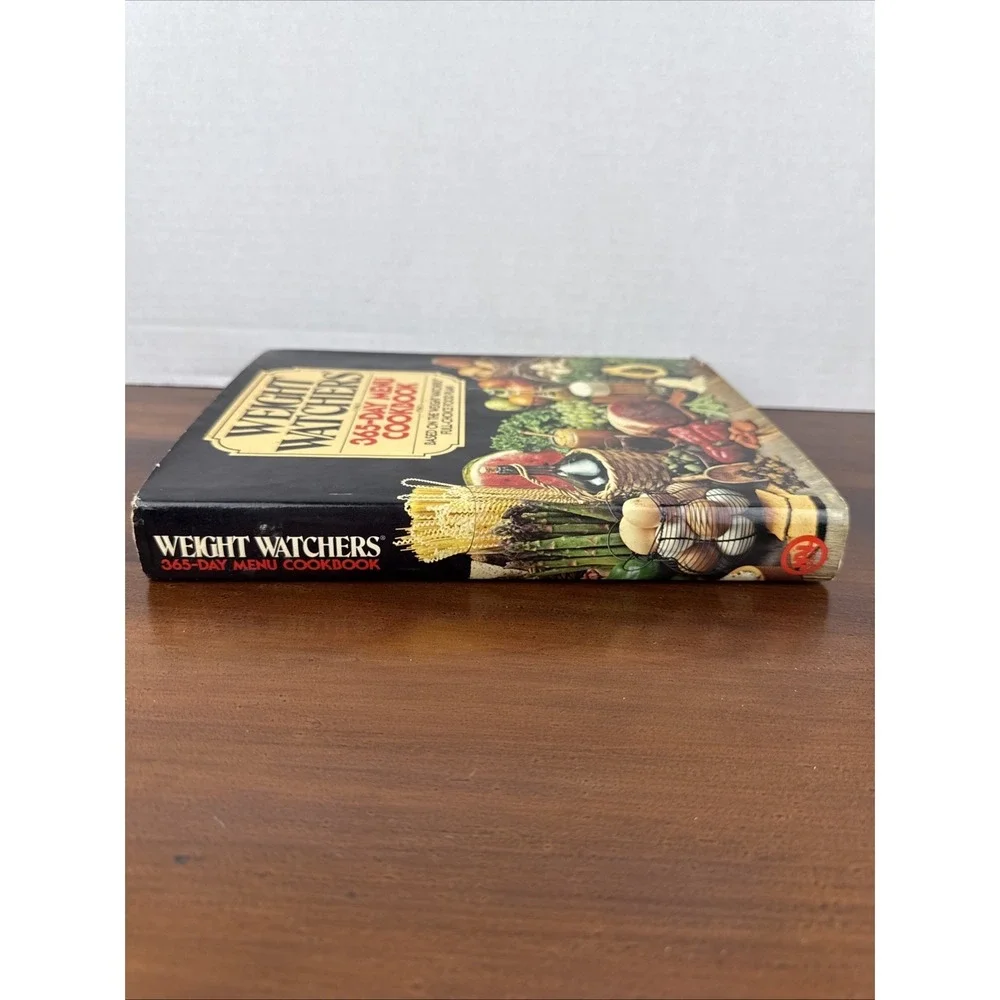 365-Day Menu‎ Cookbook by Weight Watchers 1981 Hardcover Dust Jacket